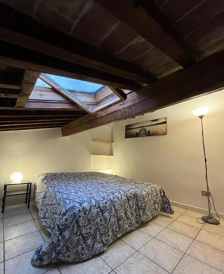 Casa L' Aurora Viola Apartman Livorno